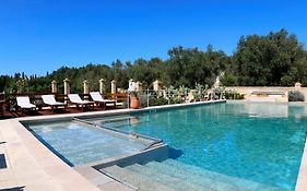 Masseria L'uliveto Agri Resort  3*